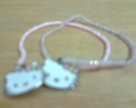 Pulseira da Hello Kitty rosa e roxa (média)